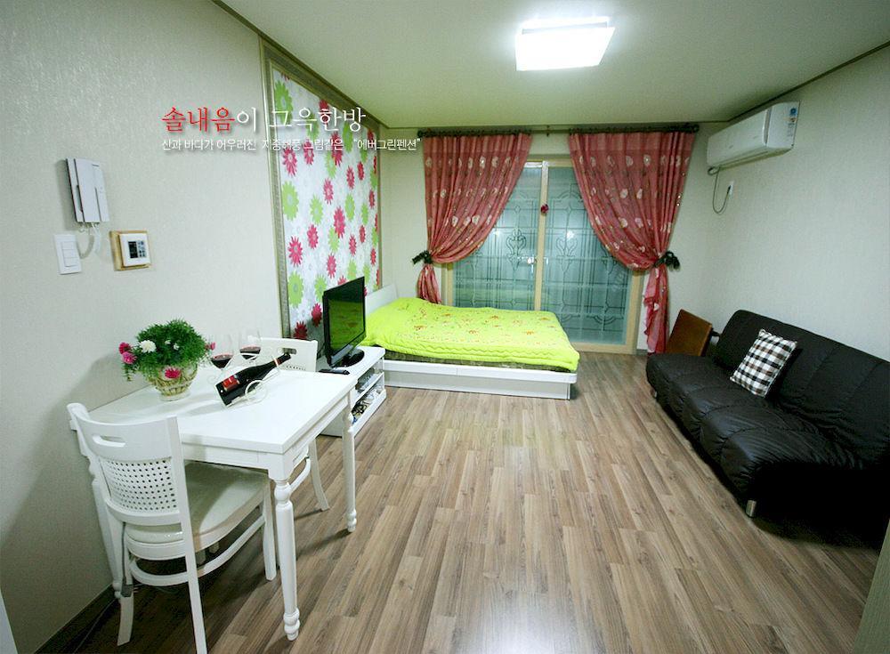 Ever Green Pension Geoje Exterior photo