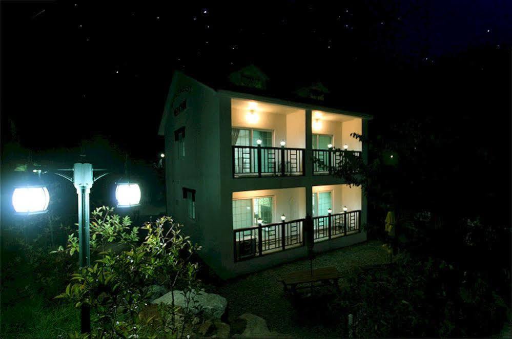 Ever Green Pension Geoje Exterior photo