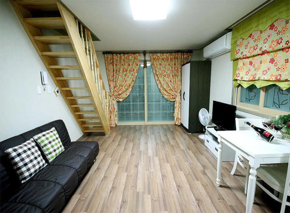 Ever Green Pension Geoje Exterior photo